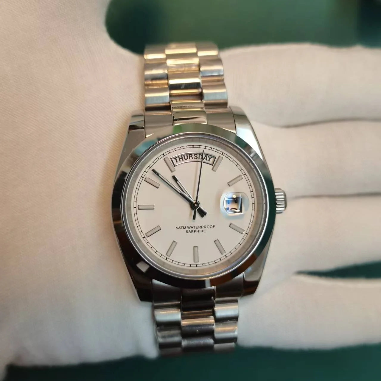 Sapphire Glass Stainless Steel Oyster Swimming 50M Waterproof Brandless Watch
