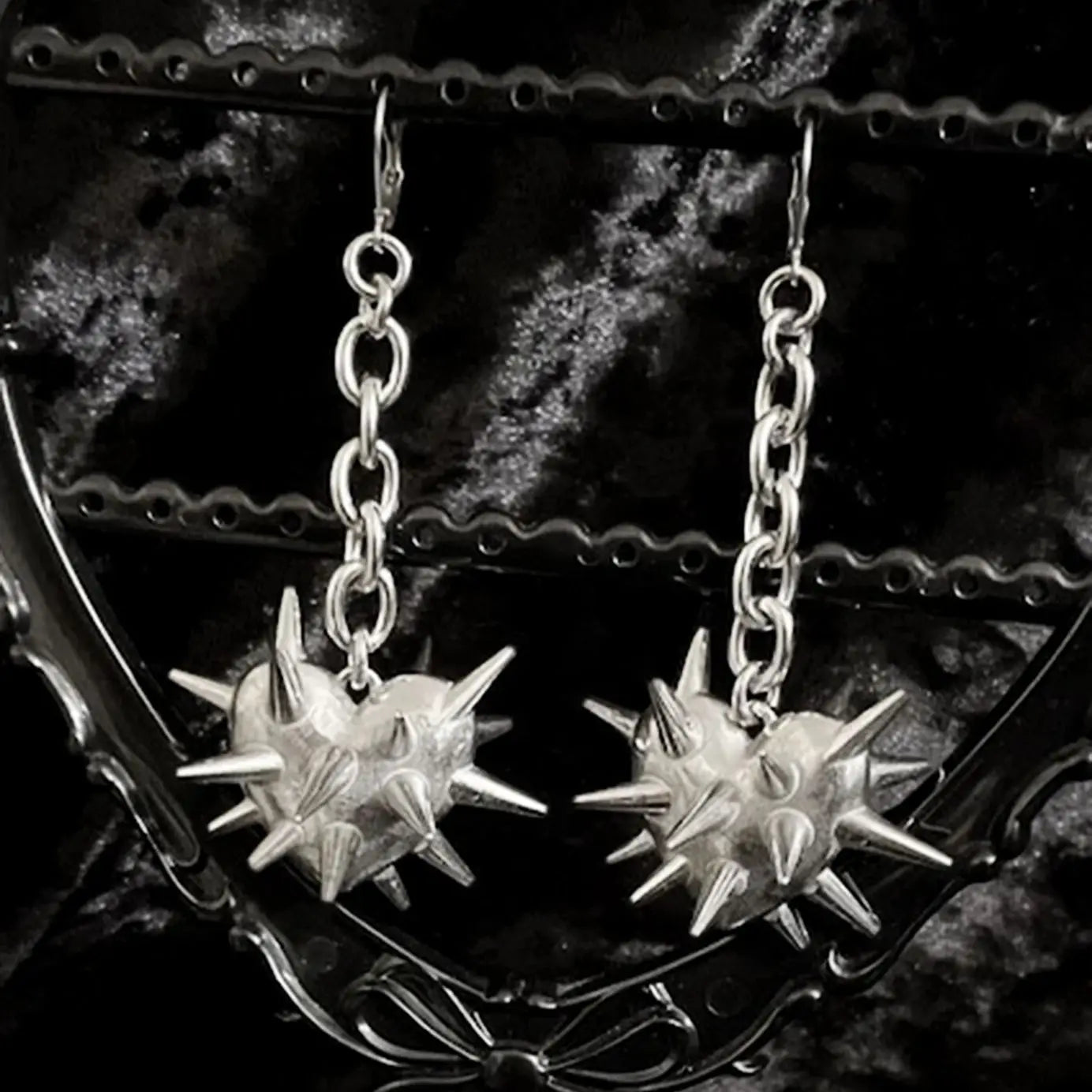 Vintage Heart Thrones Earrings