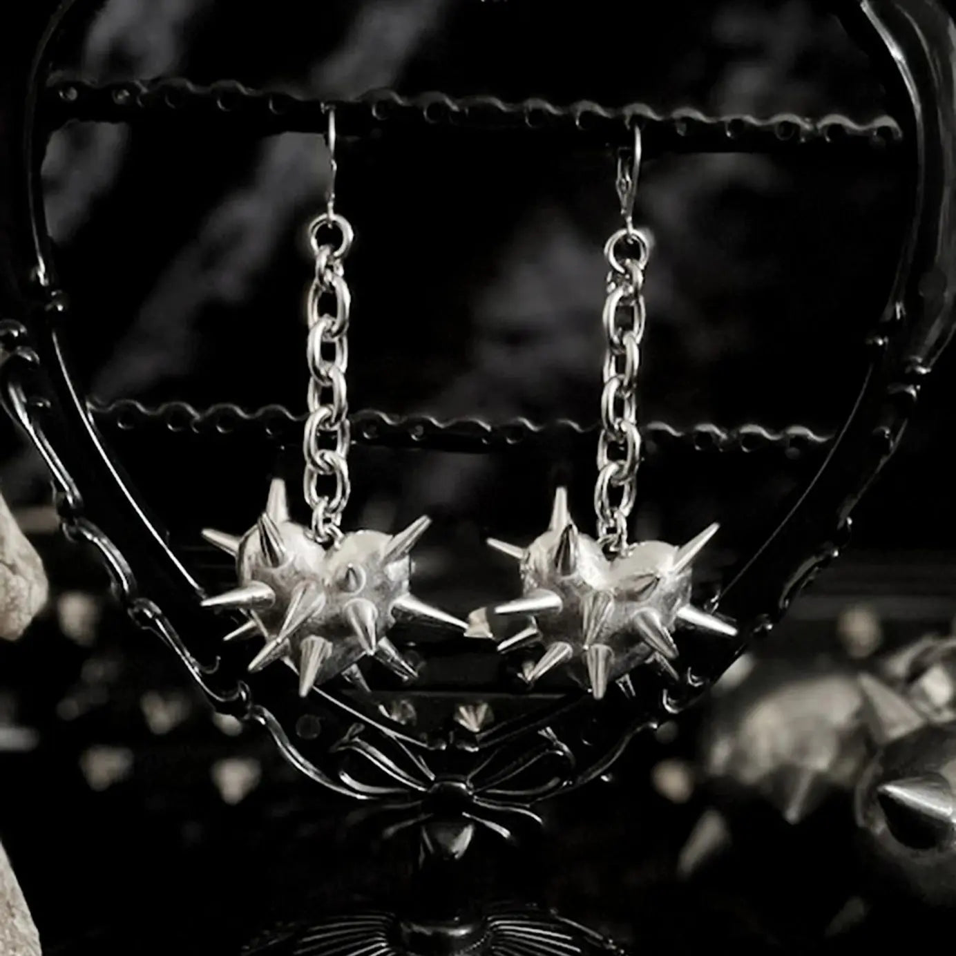 Vintage Heart Thrones Earrings