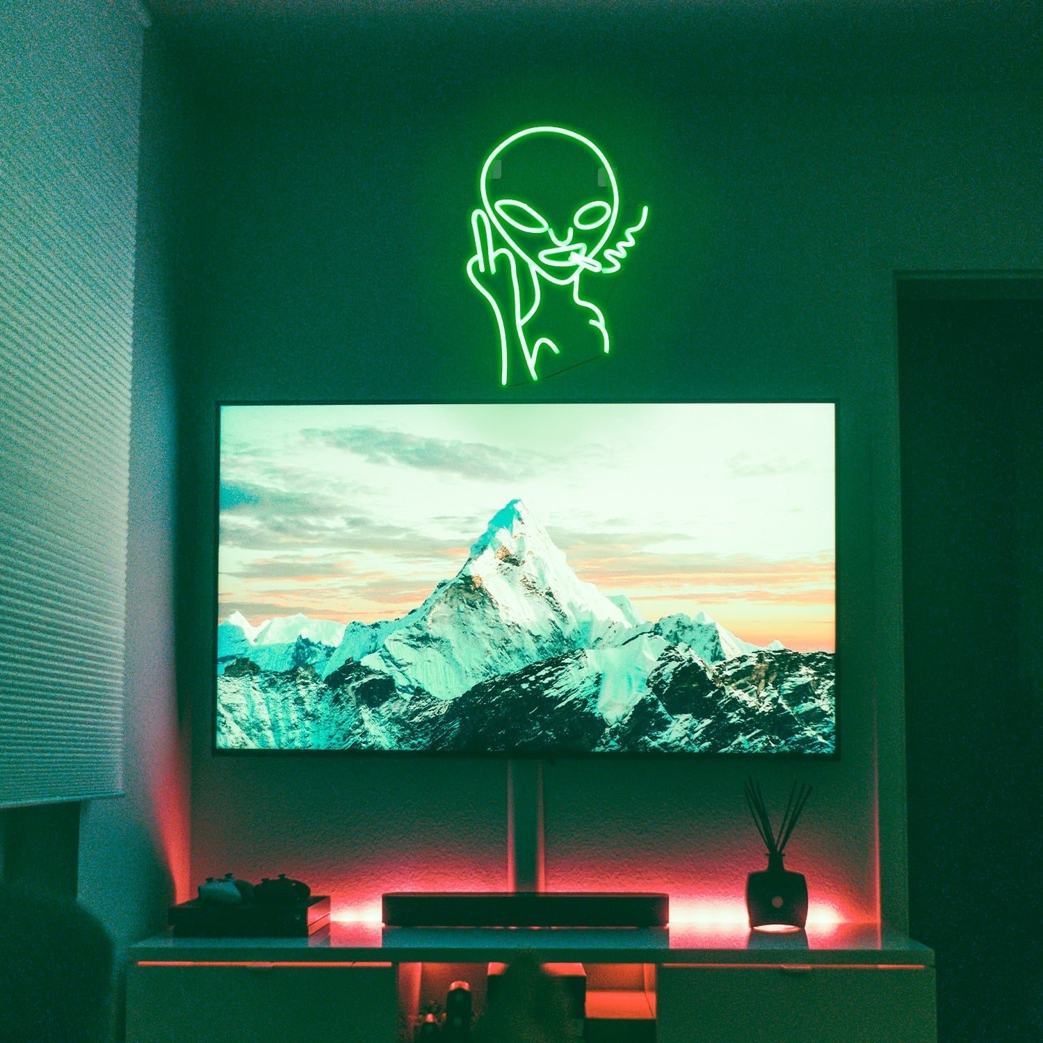 Alien Smoking Neon Sign