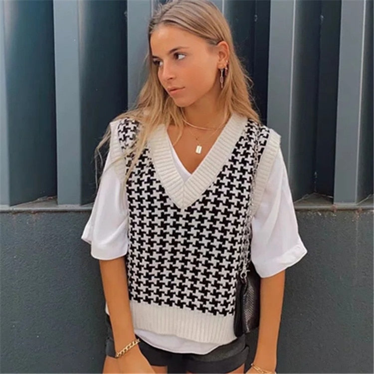 Oversized Knit Hounds Tooth Vest