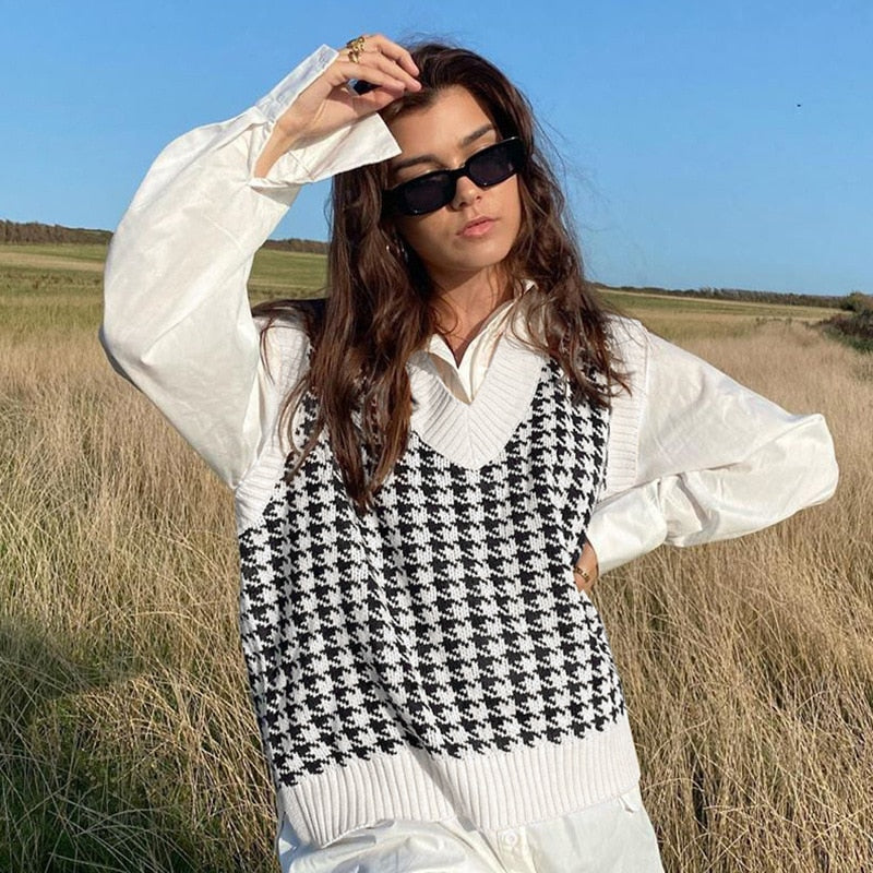 Oversized Knit Hounds Tooth Vest