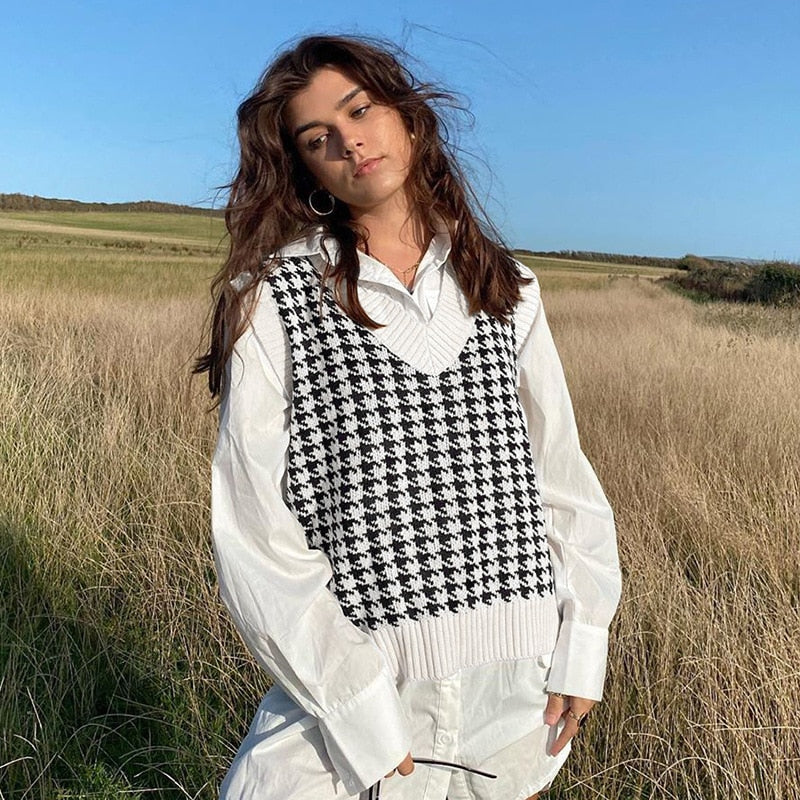 Oversized Knit Hounds Tooth Vest