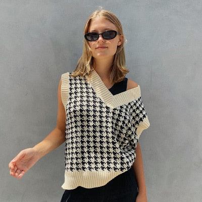 Oversized Knit Hounds Tooth Vest